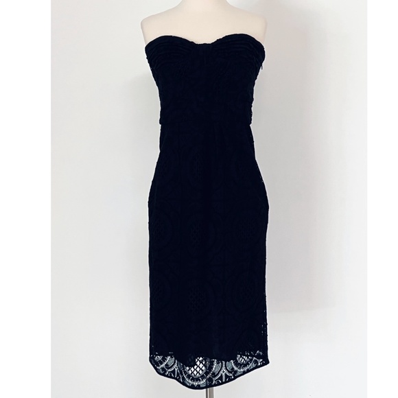 $1995 Burberry London Sonya Strapless Lace Cocktail Midi Dress in Black - Picture 2 of 9